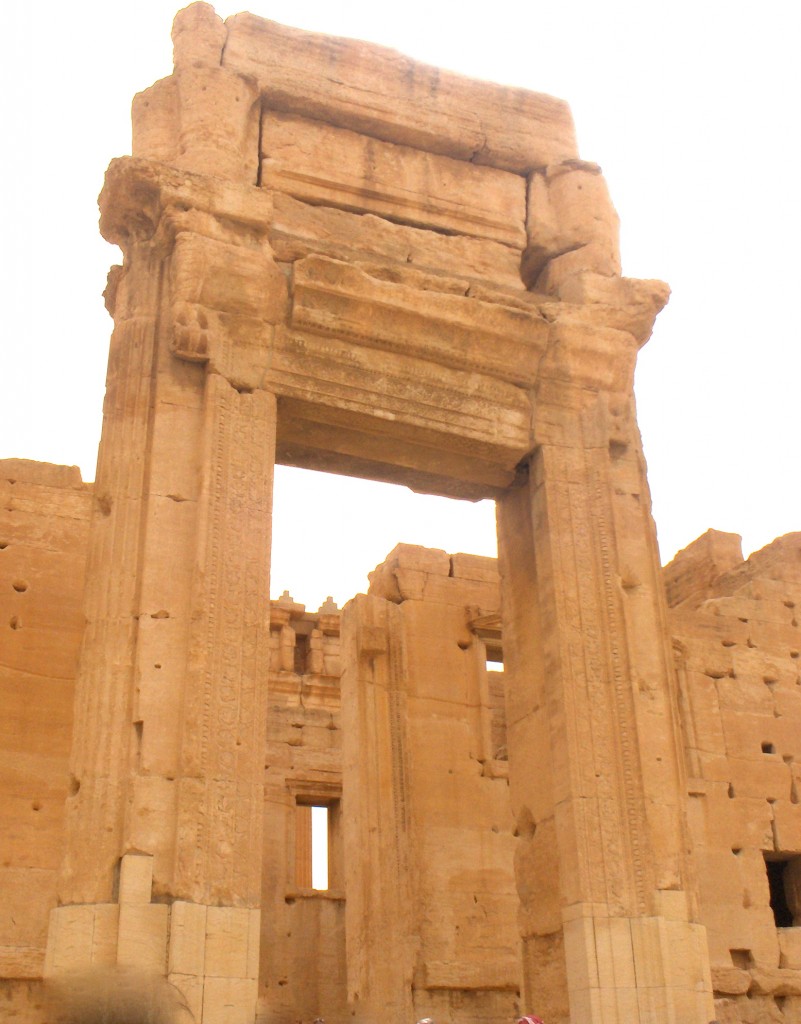 Ingresso del santuario di Baal, divinità assimilata allo Zeus greco e il Giove latino (foto: wikipedia)